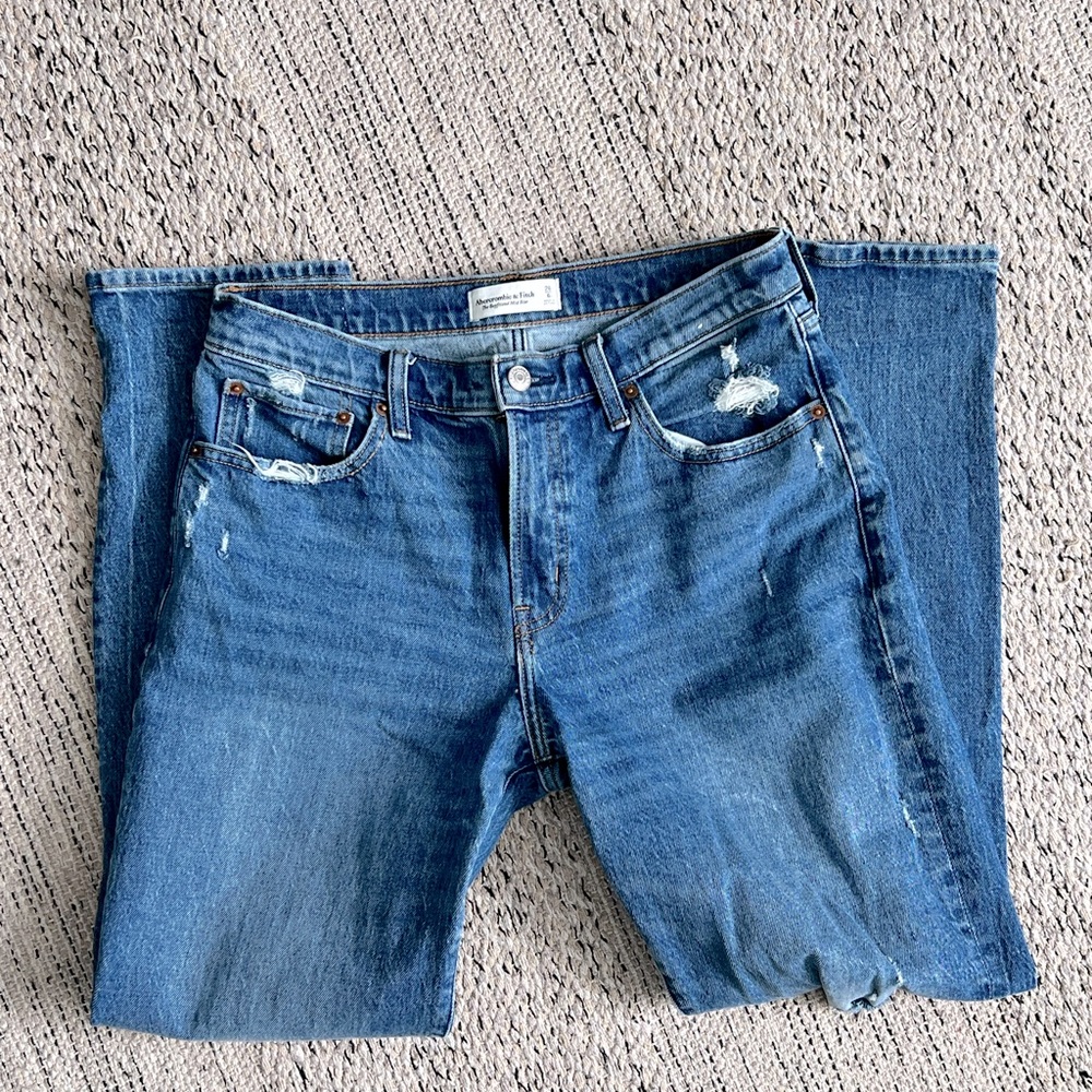 A&F Midrise Boyfriend Jeans Size 28/6